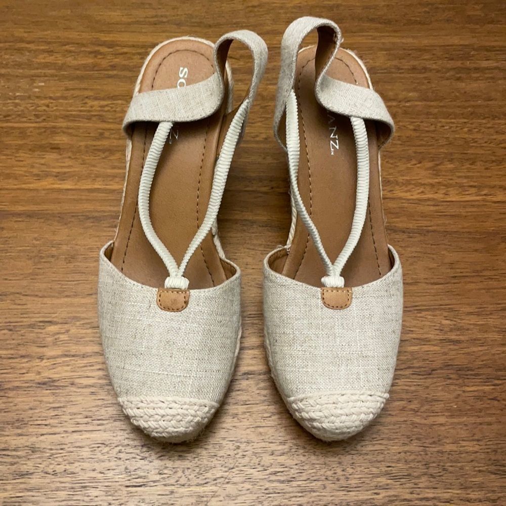 Solanz wedges 